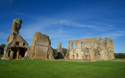 Sir Walter Raleigh in Dorset Part 1: The Rising Courtier at Old Sherborne Castle
