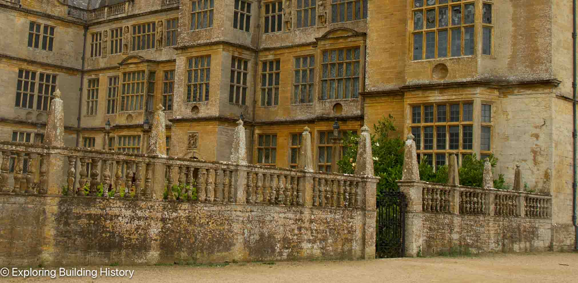 MONTACUTE HOUSE BALUSTRADE: Individual Masons at Work